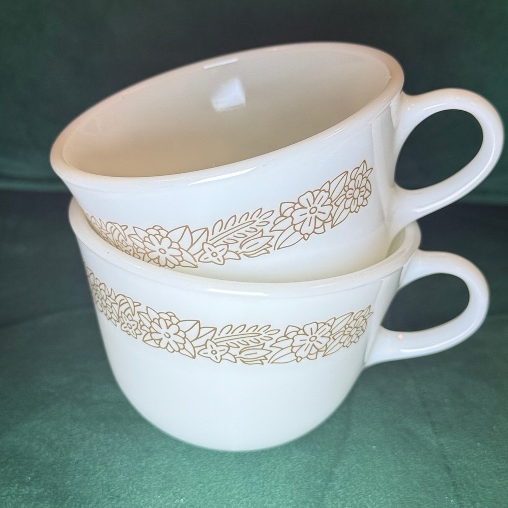 Pyrex Floral Mugs Milk Glass Coffee Cups Set of 2 Microwave‎ Safe